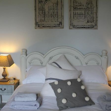 Roundhill Farmhouse Kelston Extérieur photo